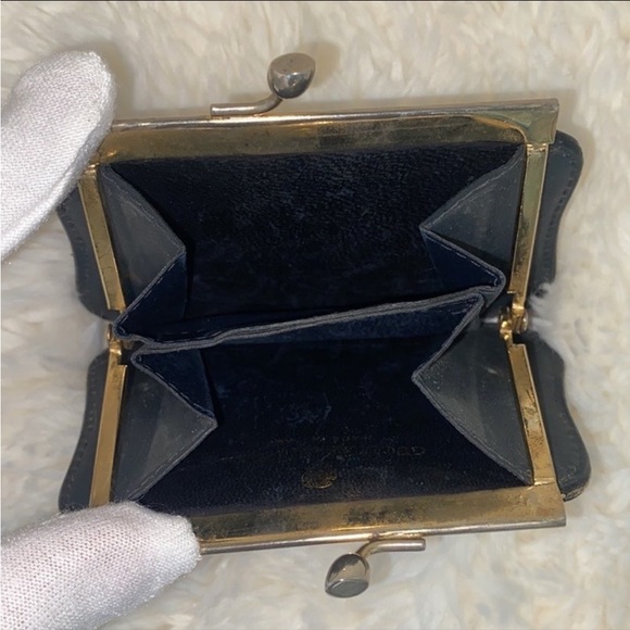 Authentic Gucci coin purse - Picture 4 of 5